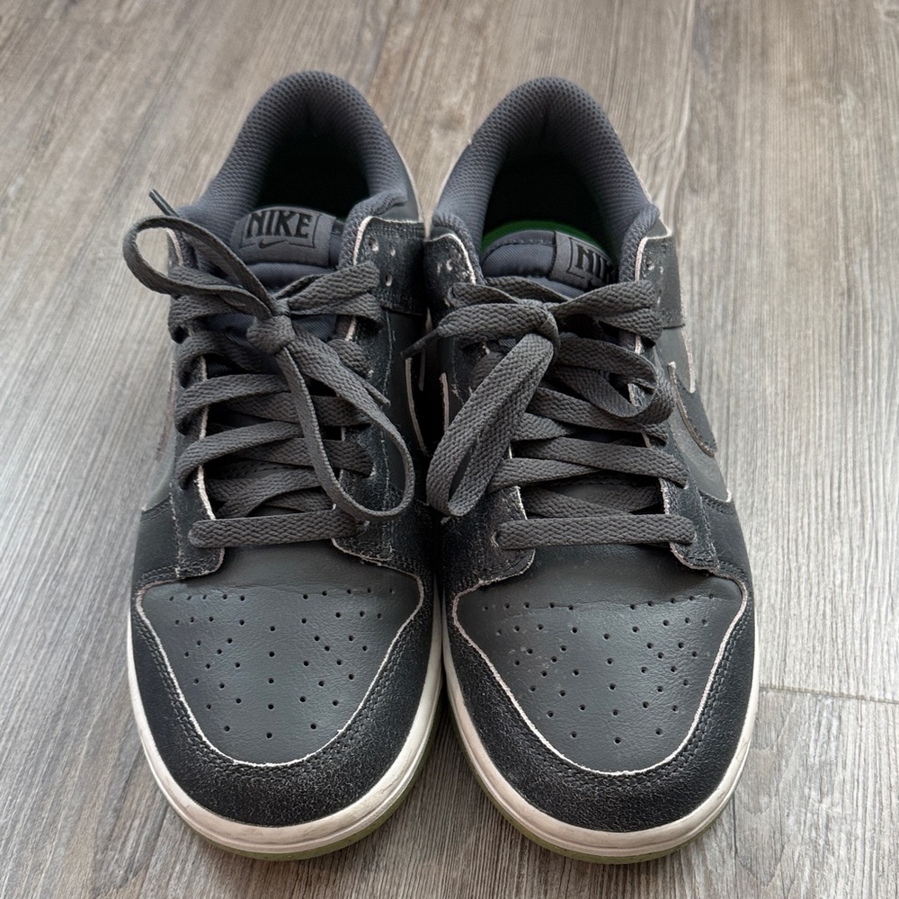 NIKE Dunk Low SE - Halloween Cauldron